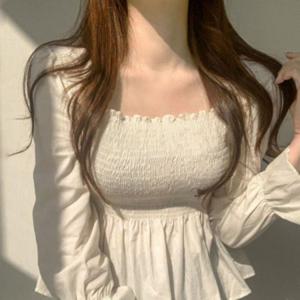 페미닌룩 프릴 퍼프소매 페미닌 스모크 여름 블라우스 체형보정 밴딩 데일리룩 여성