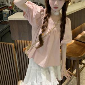 벌룬소매 스퀘어넥 스모크밴딩 반팔 블라우스 여성 캐주얼룩