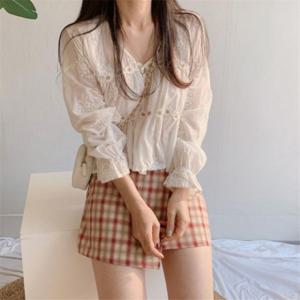 [간절기 여름] 퓨어 코튼 해바라기 아일렛 펀칭 자수 퍼프 블라우스/ 데이트