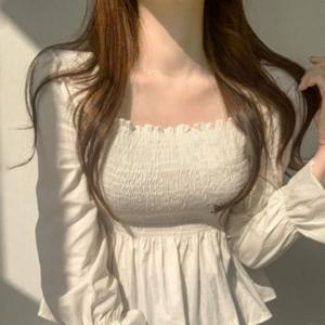 퍼프 소매 밴딩 프릴 스모크 블라우스 UJS-056