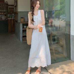 리본원피스 스트링 민소매 자수 민소매원피스 리본 치마 스트링원피스 펀칭 원피스 여성 여름 롱 여름원피