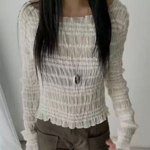셔링 스모크 크롭 블라우스 슬림핏 프릴 긴팔 여리핏 탑