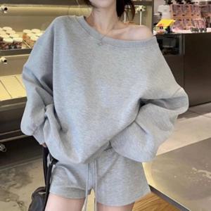 오프숄더 오버핏 루즈 맨투맨 티셔츠 여성 데일리 간절기
