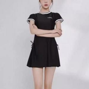 여성 스포티 카라 배색 반팔 스커트 투피스 미니 수영복