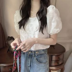 여성 입체패턴 퍼프 블라우스 크롭핏 청순무드 상의