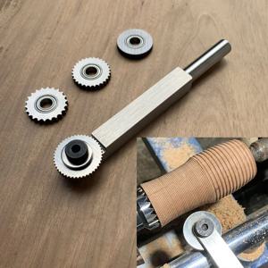 1세트 싱글 휠 너링 툴 홀더, 4개의 1-4mm 슬롯 피치 HSS 너들, 마이크로 스파이럴 툴, 목공 선반 도구