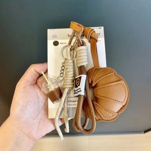 새로운 땋은 로프 크루아상 키체인 하트 모양 휴대폰 가방 펜던트 참 장식품 선물