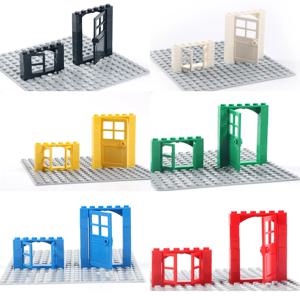 102pcs 문 창 벽돌 대량 DIY 하우스 빌딩 블록 벽돌 장난감 어린이를위한 도시 건축가 교육