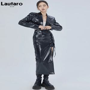 Lautaro 여성용 레이스업 블랙 샤이니 악어 텍스처 가죽 미디 스커트, 사이드 슬릿 및 크롭 탑 2022, 2 피스 세트