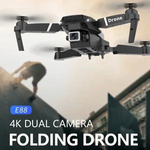 전문 4K 광각 드론 E88 HD 카메라 WiFi FPV 높이 어린이 장난감을위한 접이식 RC Quadrotor 보유