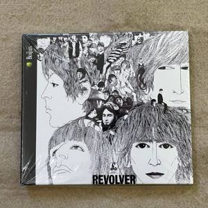 비틀즈 리볼버 클래식 팝 사이키델릭 록 오디오 CD 클리어 디지털 사운드 팬들을 위한 수집품 홈 아트 장식 음악 디스플레이