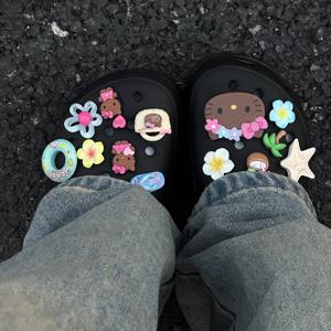 브라운 헬로키티 하와이안 테마 슈참 여름 비치 클로그 액세서리 샌들 클립 DIY 장식 여성 파티 선물