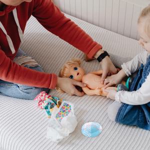 공예품을위한 20Pcs 미니 밀짚 모자 인형 집 와인 병을위한 짠 종이 천 장식 모자 소품 DIY 미니어처 장식