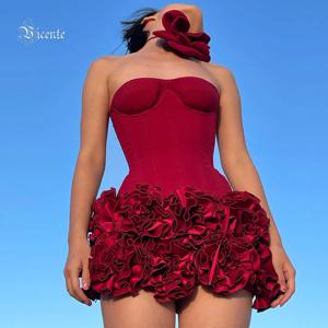 VC 크리스마스 드레스 Strapless Backless 레드 구조화 된 꽃 장식 미니 길이 Bodycon 연예인 파티 칵테일 드레스