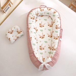 꿈꾸는 듯한 블러쉬 핑크 휴대용 아기 어린이 침대 통기성 메쉬가 있는 접이식 요람 JPMA 인증 여행용 침대 소녀 보육원