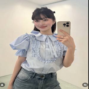 달콤한 안티에이징 블루 셔츠 여성 여름 신상 버블 소매 주름 디자인 심플 출퇴근 스타일 루즈핏 반팔 버튼