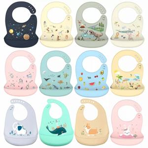 실리콘 Babi Bib 방수 타액 떨어지는 바나나 Bibs 만화 신생아 먹이 부드러운 식용 앞치마 아기 조절 Burp 스카프