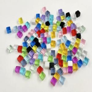 100Pcs 큐브 다채로운 크리스탈 클리어 컬러 주사위 8mm 투명 사각형 코너 세트 보드 게임 체스 조각 직각