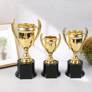 1Pcs 보상 카니발 경쟁 파티 상은 미니 플라스틱 상 트로피 어린이 우승자 골드 트로피 어린이를위한 장난감을 선호합니다