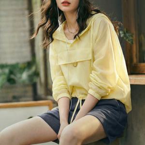 Maden 여성용 초경량 자외선 차단 후드티 시어 통기성 풀오버 하프 버튼 루즈핏 여름 재킷 옐로우