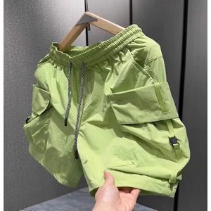 남성 여름 패션 루즈핏 스트레이트 레그 경량 통기성 작업복 반바지 (큰 포켓, 속건성, 캐주얼)