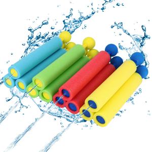 어린이를위한 4pcs 물 블래스터 물 총 슈터 휴대용 4 색 30ft 범위 어린이 거품 물 총 여름 수영장 장난감
