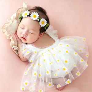 Ylsteed 신생아 사진 의상 2Pcs 데이지 Tulle 드레스 꽃 머리띠 세트 0-3M 유아를위한 소프트 메쉬 아기 사진 소품 의상