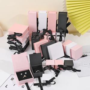 5pcs 화이트 블랙 쥬얼리 플립 종이 상자 실크 귀걸이 팔찌 반지 목걸이 주최자 선물 포장 상자 결혼 선물 케이스