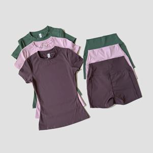 여성 스포츠 요가 세트 원활한 니트 피트니스 체육관 의류 운동복 짧은 소매 크롭 탑 Tracksuits 체육관 짧은 레깅스