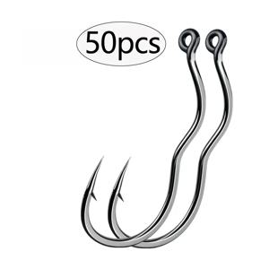 50개 내구성 있는 자동 플립 고탄소강 낚시 바늘 눈부착형 미끄럼 방지 낚시 바늘 날카로운 가시 낚시 도구 액세서리