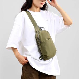 여행 및 관광용 캐주얼 경량 크로스백 여성용 가슴가방 나일론 소재 지퍼 잠금 소형 세로형 사각 모양