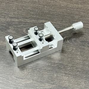 고무 소프트 조이가 있는 미니 드릴 프레스 바이스 1개, 0-47mm 클램핑 범위 미니 바이스 클램프 (공예, 모델링 및 수리용)