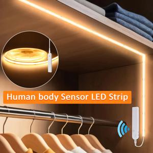 COB LED 스트립 조명 5V 320LED/m PIR 모션 센서 유연한 자체 접착 테이프 배터리 전원 공급으로 작동하는 캐비닛 주방 조명용