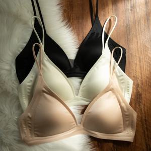 프렌치 글로시 새틴 심리스 속옷, 여성용 딥 브이넥, 얇은 어깨 끈, 여름용 얇은 브라