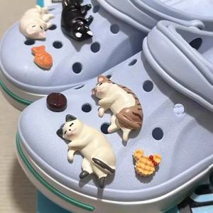 8개 세트 패션 귀여운 만화 고양이 신발 장식 디자이너 사랑스러운 올매치 장식품 고품질 샌들 액세서리