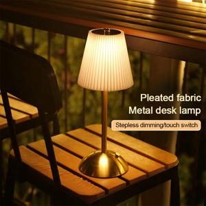 작은 Pleated 테이블 램프 USB 충전식 Nightstand 램프 침실 거실 홈 오피스 장식에 대 한 무선 책상 램프