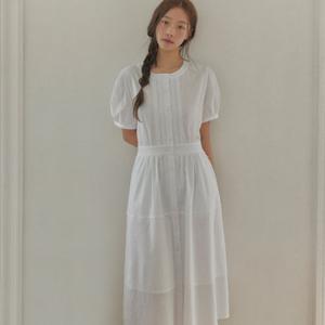 [마리끌레르] [정가129,000원] 레이스 라운드넥 반팔 원피스(MAGBOP10MWH)