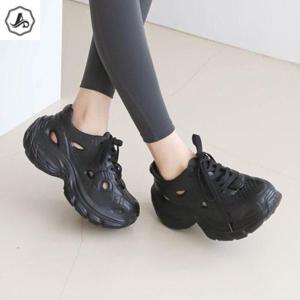 [애슬릿] 키높이 운동화 여름 펀칭 발 편한 여성 통굽