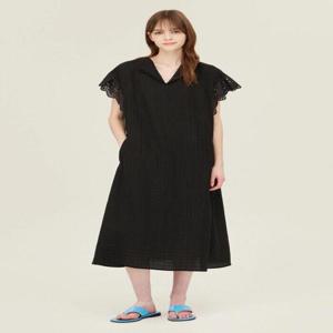 [베네통]시어서커 아일렛 원피스 BAOPA5631_CA