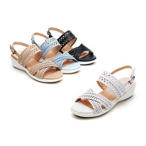 [정상가 159,000원] 엘칸토 여성 염소가죽 펀칭 샌들 5cm LCWW41I126