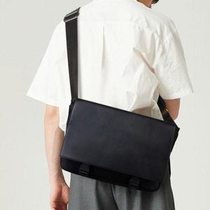 남성크로스백 블랙 베이직 스퀘어 무지 메신저백 숄더 크로스 가방