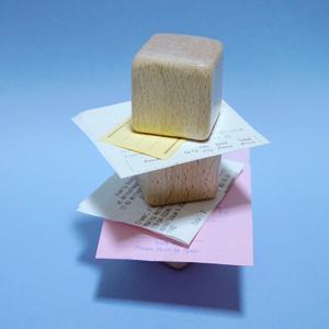 Ice Cube Memo Stand