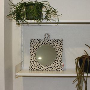 Basic freckle puff mirror 달마시안 베이직 퍼프 패딩 쿠션 포토존 거울