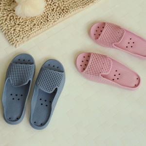 FreePLUS 안정적인 착화감 카빙 pvc 욕실화 / 다용도화 (2 colors)