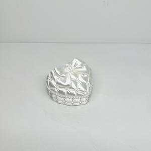 TEMU 하트 리본 주얼리 상자 2개 세트 - 보석류 트레이와 뚜껑 포함, 3D 프린팅 휴대용 미니 수납함. 반지, 귀걸이, 목걸이 등을 보관하기에 적합. 화장대, 현관, 집 장식, 책상 위에 놓을 수 있음. 크리스마스, 추수감사절, 밸런타인데이, 부활절 또는 생일 선물, 여성을 위한 선물로도 좋음. 주얼리 상자