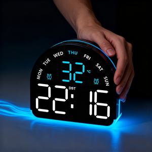 TEMU LED 대형 스크린 디지털 캘린더 알람 시계; 알람 2개 세트, 날짜/주/온도 및 습도 표시; 깊은 수면, 성인, 십대에게 적합, 블루/그린/레드 시계, 대형 디스플레이 스크린 침대 옆 디지털 시계