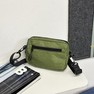 TEMU 남성용 크로스백, 새로운 체크무늬, 캐주얼 가벼운 편리한 패션 데일리 다용도 숄더백, 출근 출사 여행 수영 피트니스 스포츠 수납 소형 가방, 멀티펑셔널 디자인 감각 고급 핸드백