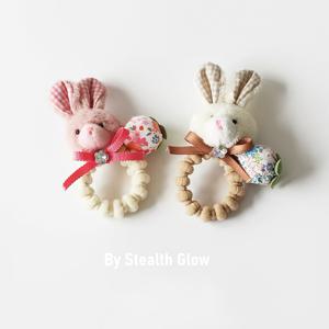 TEMU 2개 귀여운 토끼와 딸기 머리끈 - 플러시 고탄력 두꺼운 헤어 밴드, 부드러운 피부 친화적인 여성용 곱창 밴드, 사랑스러운 봄 선물