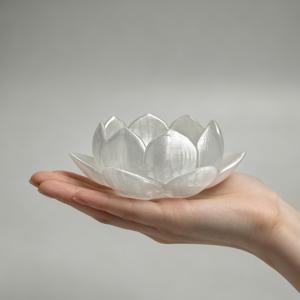 TEMU 3D 프린팅 연꽃 촛대, 섬세한 질감 (촛불 미포함), 티라이트 촛, 향초, 또는 작은 보석을 놓기에 적합합니다. 우아한 홈 데코, 평화롭고 조화로운 분위기를 공간에 추가하며, 선물용으로 이상적입니다.