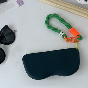 TEMU 1개, 실리콘 안경 보관함 (끈 및 지퍼 포함), 휴대용 파우치, 안경 케이스, 부드럽고 가벼움, 파티 및 휴대용으로 적합, 손목 스트랩 또는 백팩 디자인, 가벼운 디자인, 안경 보존을 위한 완벽한 선물, 크리스마스 선물